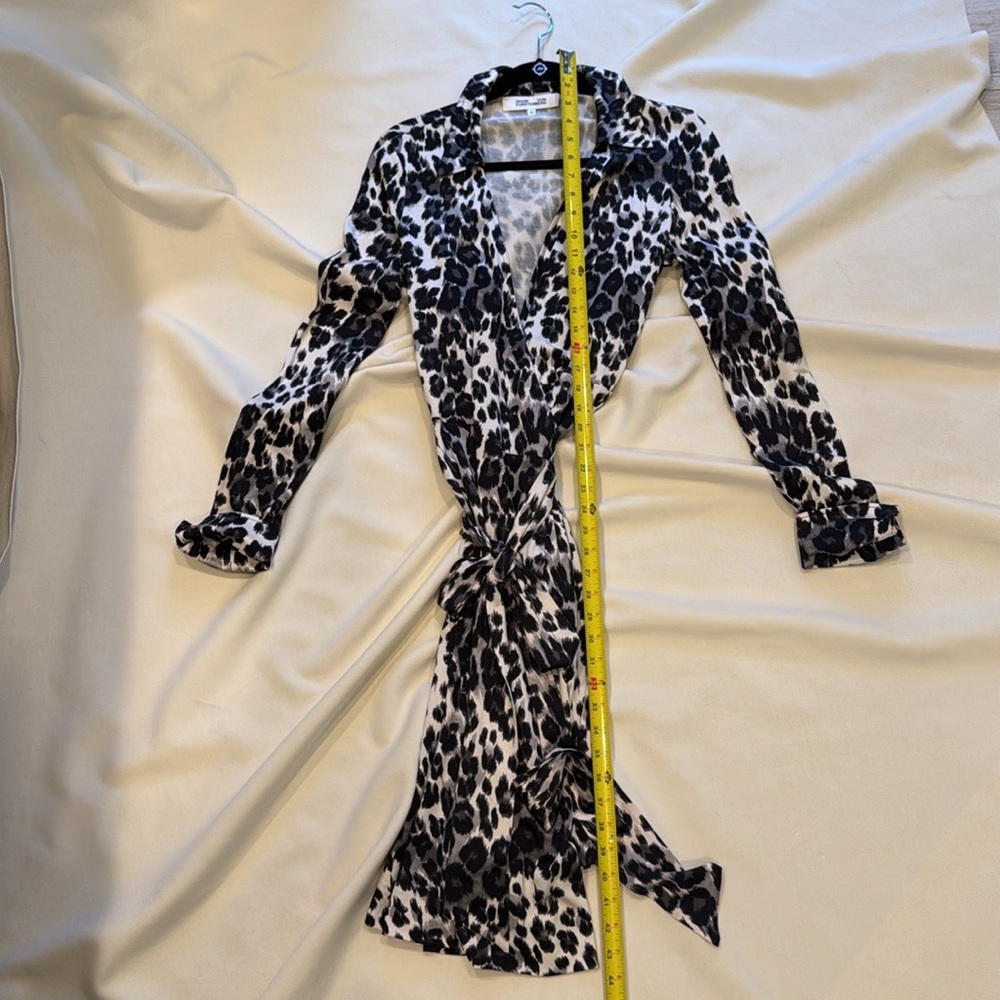 Diane Von Furstenburg Silk Jersey Leopard Print Wrap Dress - Picture 8 of 10